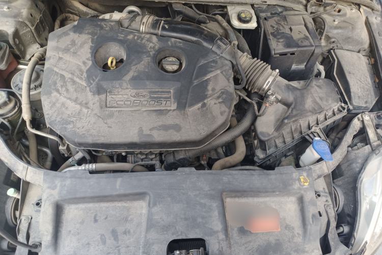 Used Ford Mondeo 2011 2.0L GTDi240 Ultimate Edition Engine Bay