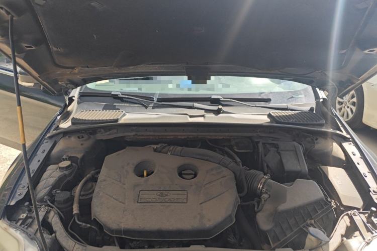 Used Ford Mondeo 2011 2.0L GTDi 200 Luxury Edition Engine Bay