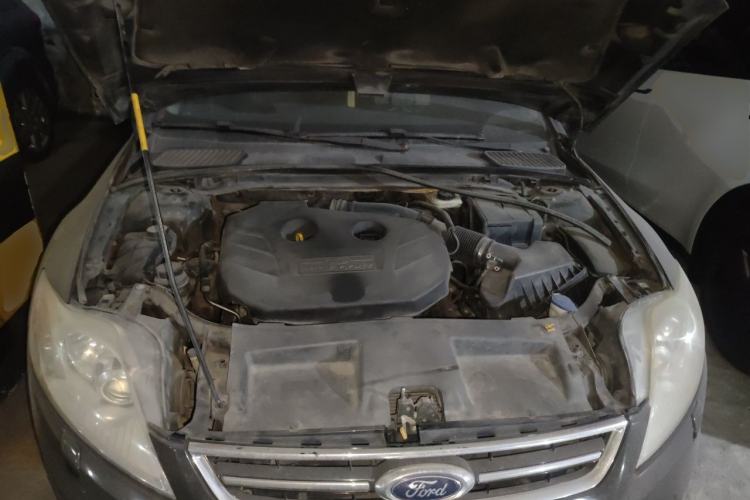 Used Ford Mondeo 2011 2.0L GTDi 200 Luxury Edition Engine Bay