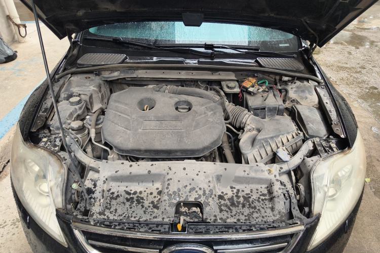 Used Ford Mondeo 2011 2.0L GTDi 200 Luxury Edition Engine Bay