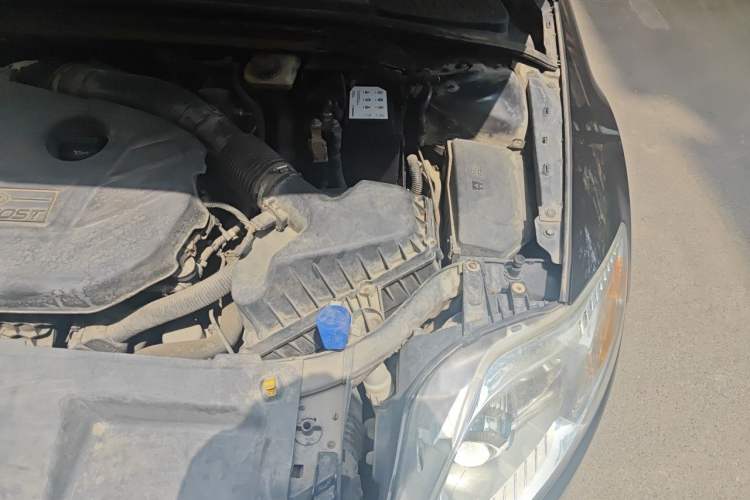 Used Ford Mondeo 2011 2.0L GTDi240 Ultimate Edition Engine Bay Left