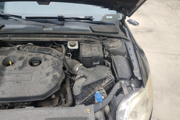 Used Ford Mondeo 2011 2.0L GTDi 200 Luxury Edition Engine Bay Left