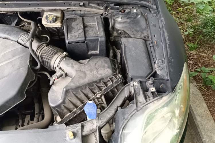 Used Ford Mondeo 2011 2.0L GTDi 200 Fashion Edition Engine Bay Left