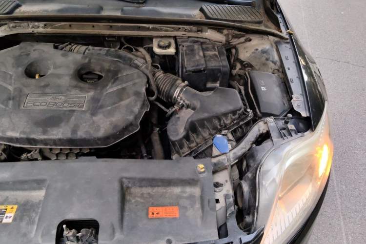 Used Ford Mondeo 2011 2.0L GTDi 200 Fashion Edition Engine Bay Left