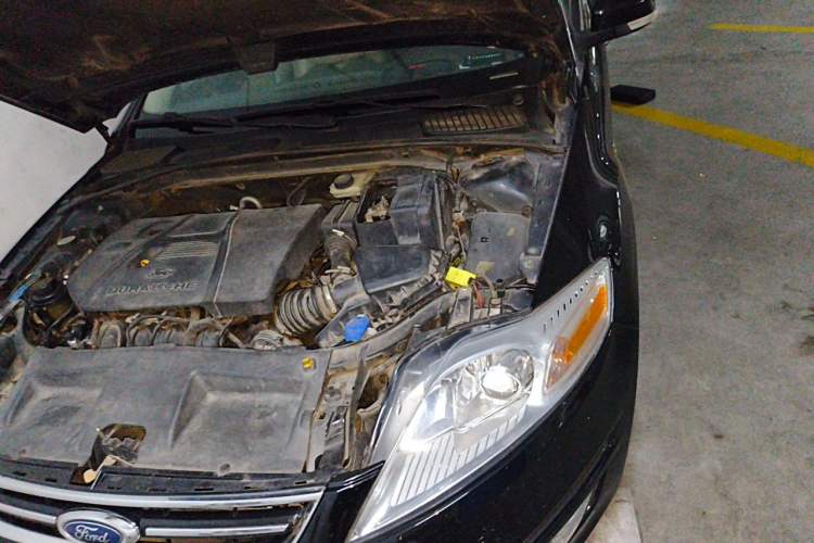 Used Ford Mondeo 2011 2.3L Luxury Model Engine Bay Left