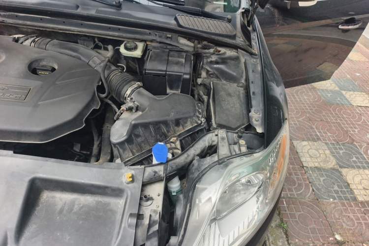 Used Ford Mondeo 2011 2.0L GTDi 200 Fashion Edition Engine Bay Left