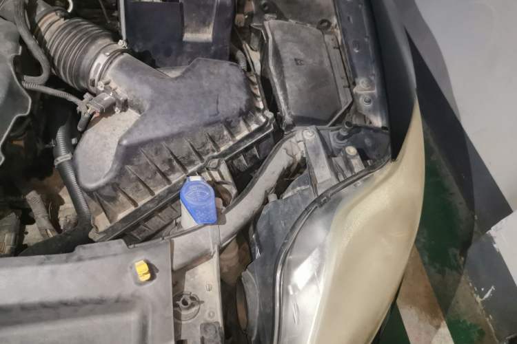 Used Ford Mondeo 2011 2.0L GTDi 200 Fashion Edition Engine Bay Left