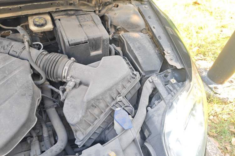 Used Ford Mondeo 2011 2.0L GTDi 200 Fashion Edition Engine Bay Left