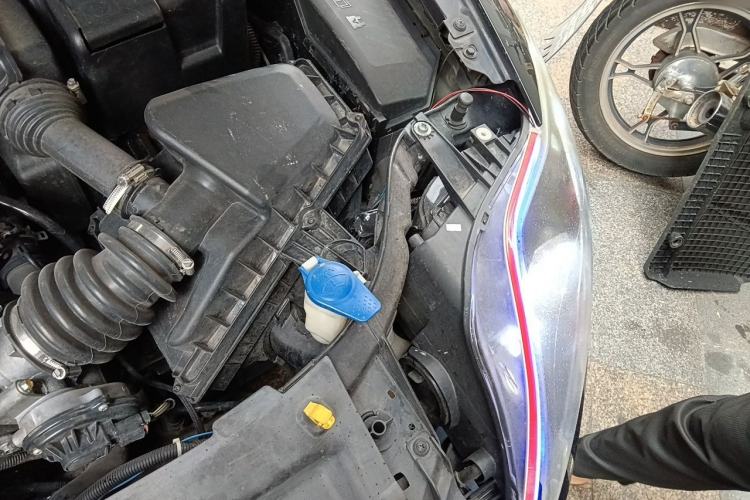 Used Ford Mondeo 2011 2.3L Fashion Edition Engine Bay Left