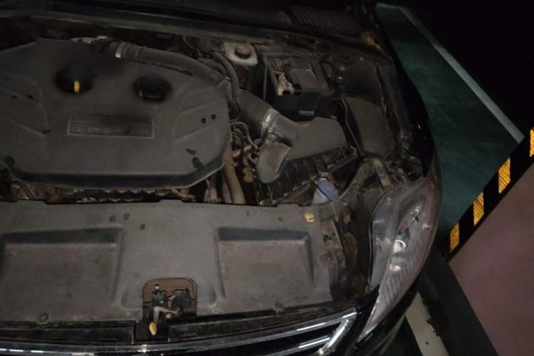 Used Ford Mondeo 2011 2.0L GTDi 200 Luxury Edition Engine Bay Left