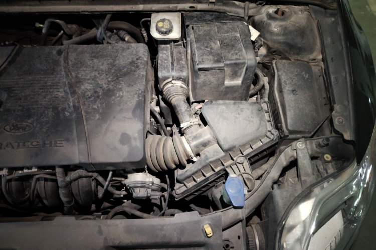 Used Ford Mondeo 2011 2.3L Fashion Edition Engine Bay Left