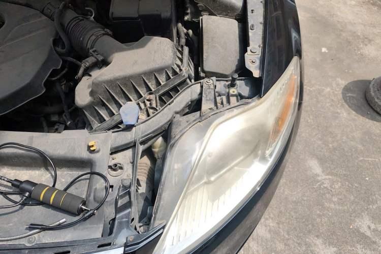 Used Ford Mondeo 2011 2.0L GTDi 200 Fashion Edition Engine Bay Left