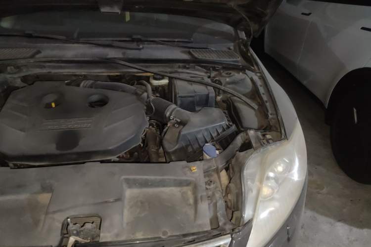 Used Ford Mondeo 2011 2.0L GTDi 200 Luxury Edition Engine Bay Left