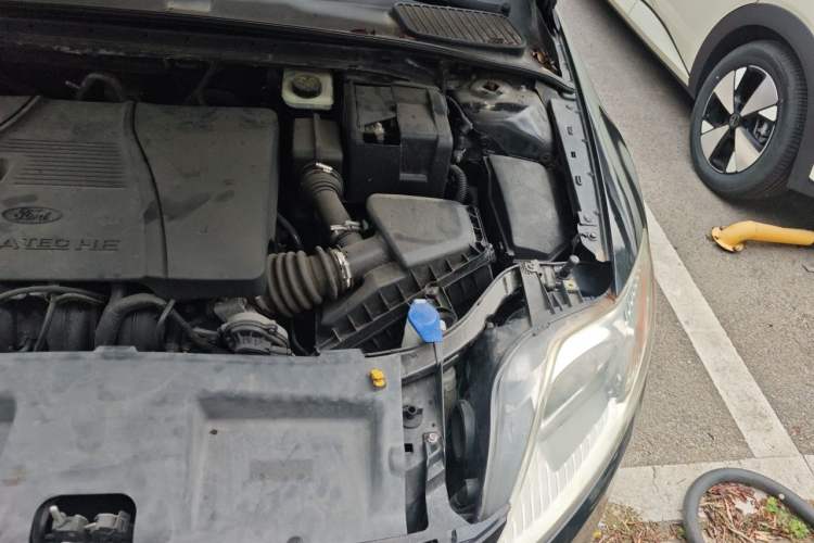 Used Ford Mondeo 2011 2.3L Luxury Model Engine Bay Left
