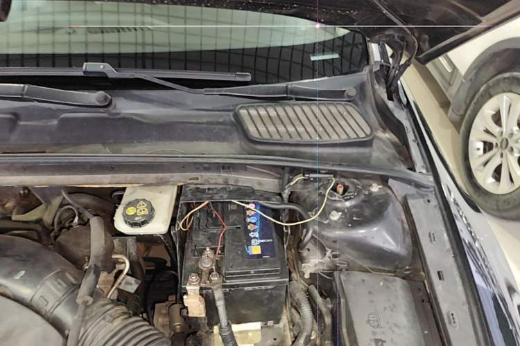 Used Ford Mondeo 2011 2.0L GTDi 200 Fashion Edition Engine Bay Left