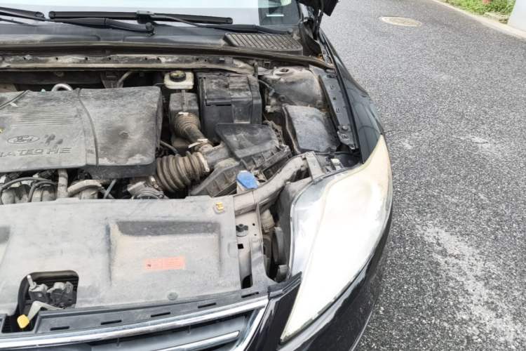 Used Ford Mondeo 2011 2.3L Fashion Edition Engine Bay Left