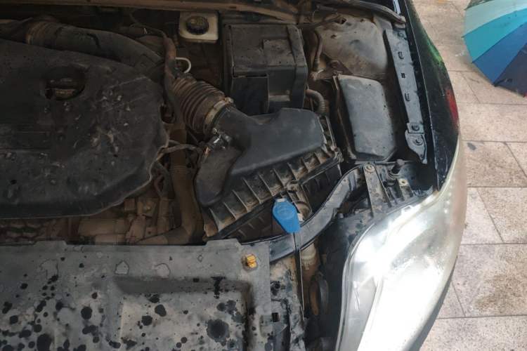 Used Ford Mondeo 2011 2.0L GTDi 200 Fashion Edition Engine Bay Left