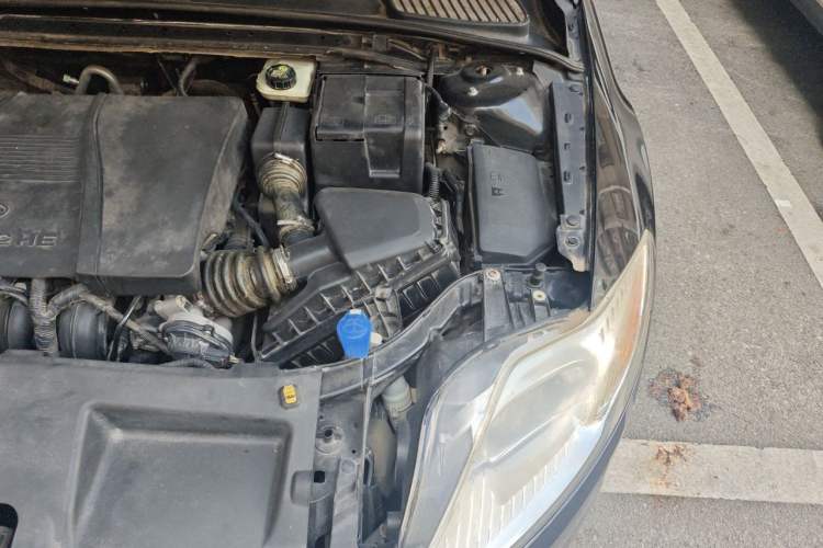 Used Ford Mondeo 2011 2.3L Luxury Model Engine Bay Left