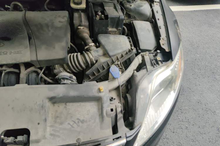 Used Ford Mondeo 2011 2.3L Luxury Model Engine Bay Left