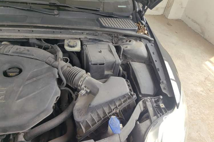 Used Ford Mondeo 2011 2.0L GTDi240 Luxury Sport Edition Engine Bay Left