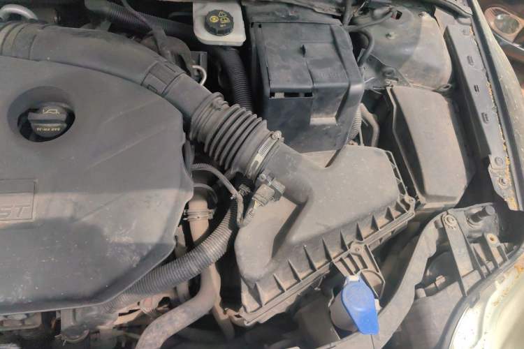Used Ford Mondeo 2011 2.0L GTDi240 Luxury Sport Edition Engine Bay Left