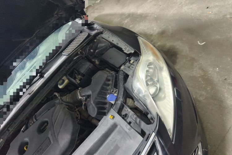 Used Ford Mondeo 2011 2.0L GTDi 200 Luxury Edition Engine Bay Left