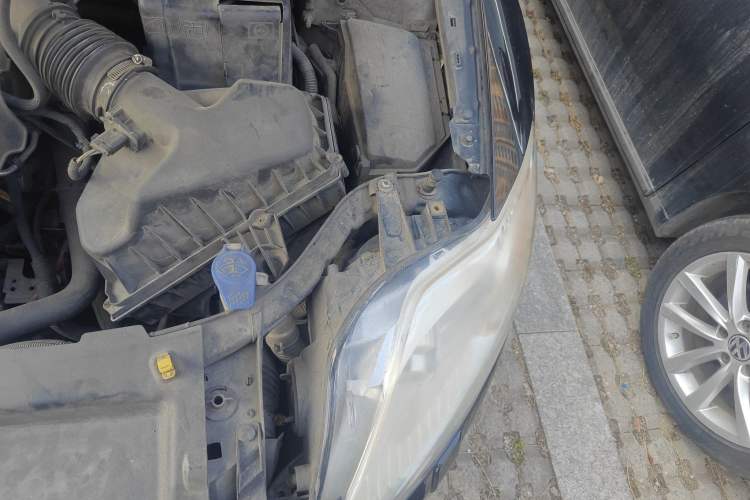 Used Ford Mondeo 2011 2.0L GTDi 200 Luxury Edition Engine Bay Left
