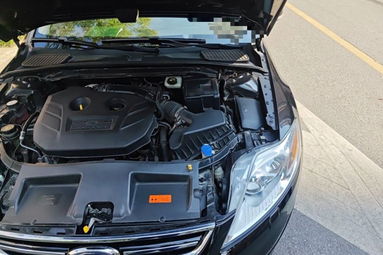 Used Ford Mondeo 2011 2.0L GTDi 200 Luxury Edition Engine Bay Left