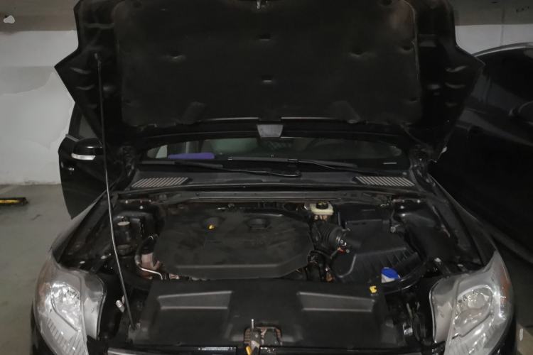 Used Ford Mondeo 2011 2.0L GTDi 200 Fashion Edition Engine Bay