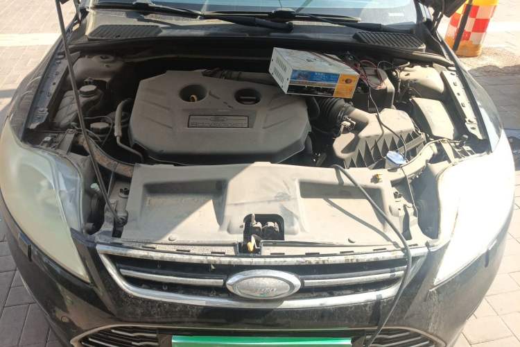 Used Ford Mondeo 2011 2.0L GTDi 200 Luxury Edition Engine Bay