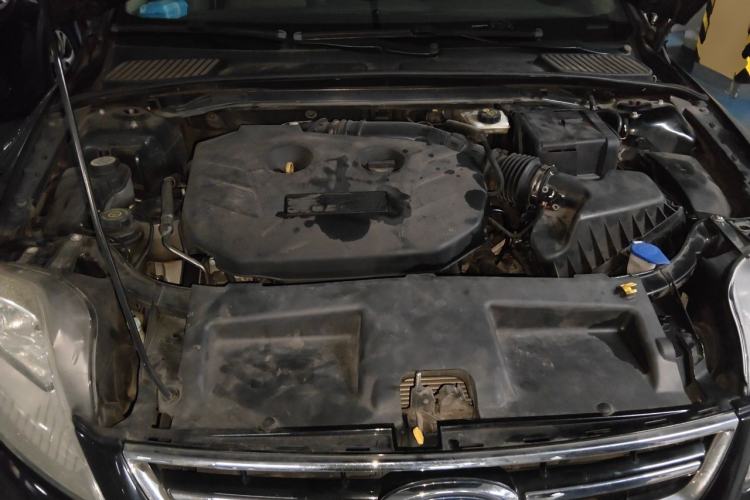 Used Ford Mondeo 2011 2.0L GTDi 200 Fashion Edition Engine Bay