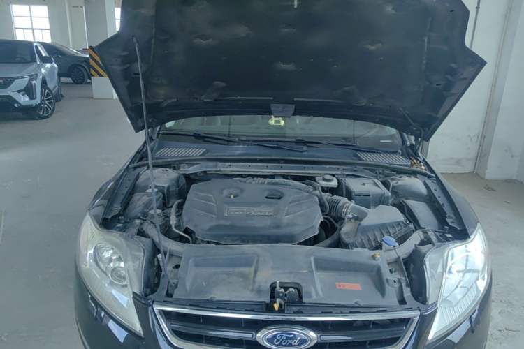 Used Ford Mondeo 2011 2.0L GTDi240 Luxury Sport Edition Engine Bay