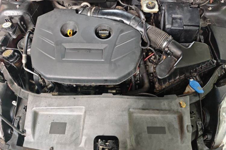 Used Ford Mondeo 2011 2.0L GTDi 200 Luxury Edition Engine Bay