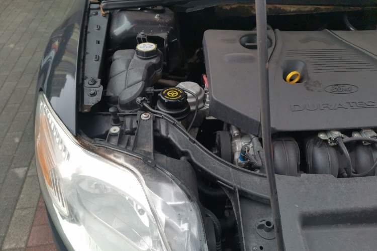 Used Ford Mondeo  Engine Bay Right