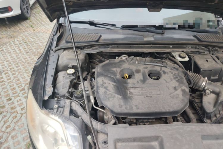 Used Ford Mondeo 2011 2.0L GTDi 200 Luxury Edition Engine Bay Right