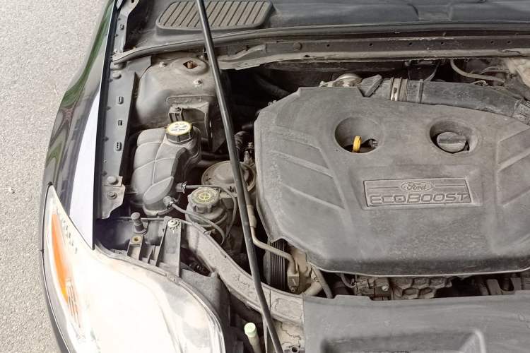 Used Ford Mondeo 2011 2.0L GTDi 200 Fashion Edition Engine Bay Right