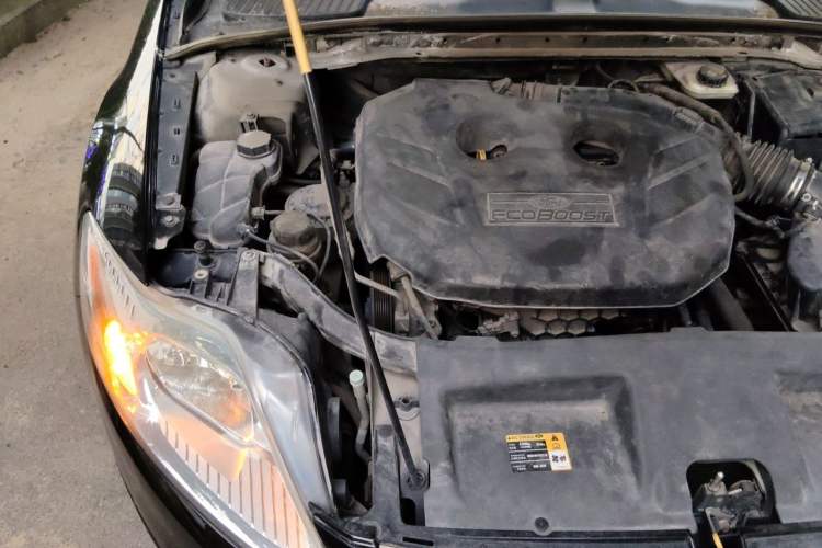 Used Ford Mondeo 2011 2.0L GTDi 200 Fashion Edition Engine Bay Right