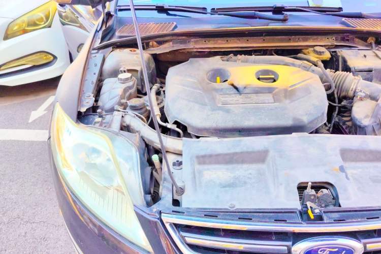 Used Ford Mondeo 2011 2.0L GTDi 200 Fashion Edition Engine Bay Right