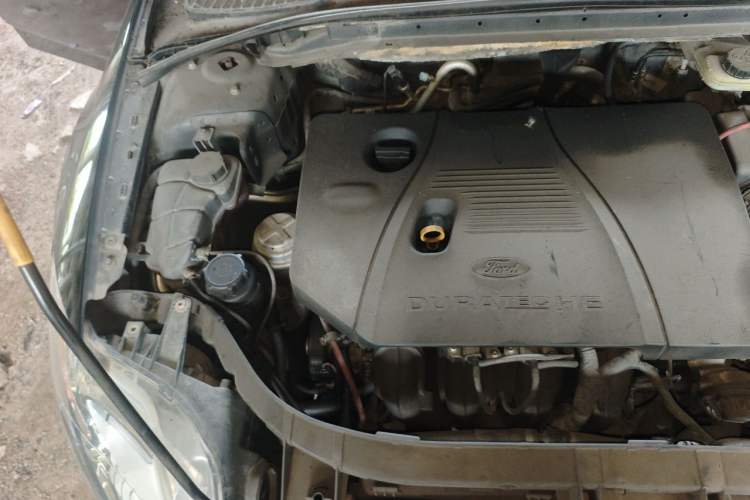 Used Ford Mondeo 2011 2.3L Luxury Model Engine Bay Right