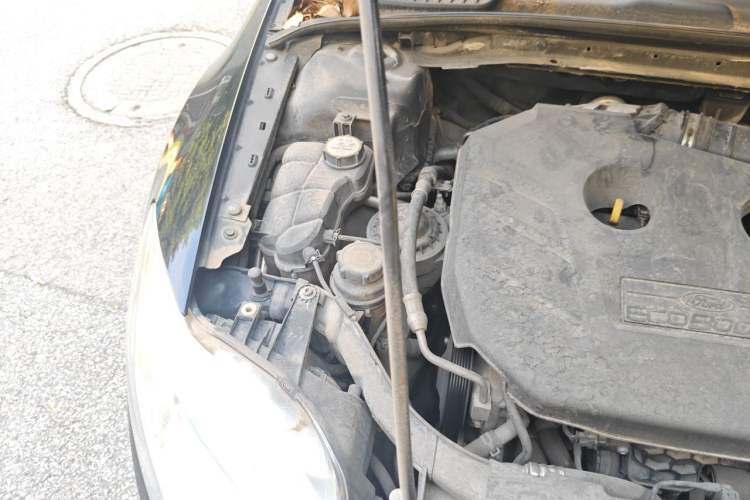Used Ford Mondeo 2011 2.0L GTDi 200 Fashion Edition Engine Bay Right