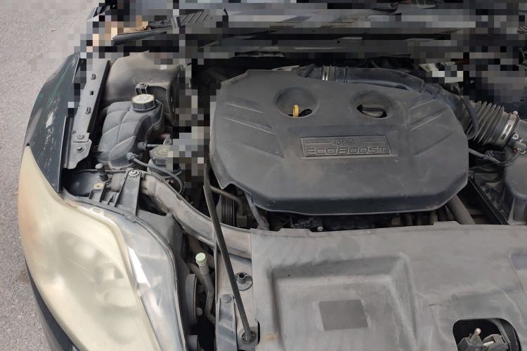 Used Ford Mondeo 2011 2.0L GTDi 200 Luxury Edition Engine Bay Right