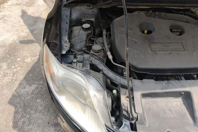 Used Ford Mondeo 2011 2.0L GTDi 200 Fashion Edition Engine Bay Right