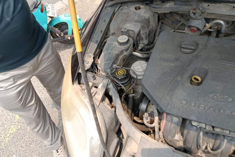 Used Ford Mondeo 2011 2.3L Fashion Edition Engine Bay Right
