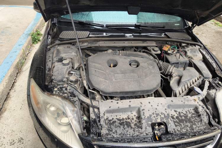 Used Ford Mondeo 2011 2.0L GTDi 200 Luxury Edition Engine Bay Right