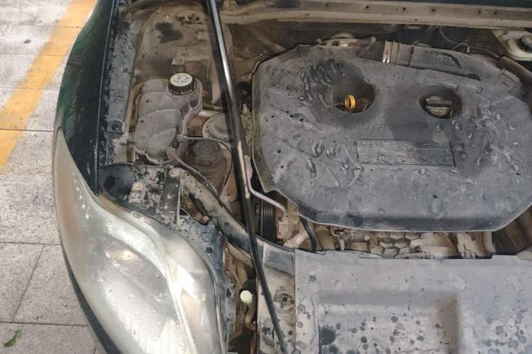 Used Ford Mondeo 2011 2.0L GTDi 200 Fashion Edition Engine Bay Right
