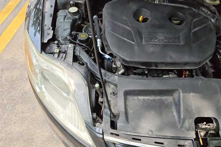 Used Ford Mondeo 2011 2.0L GTDi 200 Fashion Edition Engine Bay Right