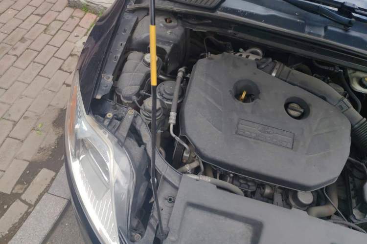 Used Ford Mondeo 2011 2.0L GTDi 200 Fashion Edition Engine Bay Right