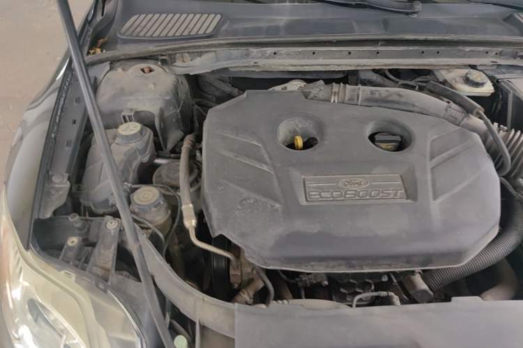Used Ford Mondeo 2011 2.0L GTDi240 Luxury Sport Edition Engine Bay Right