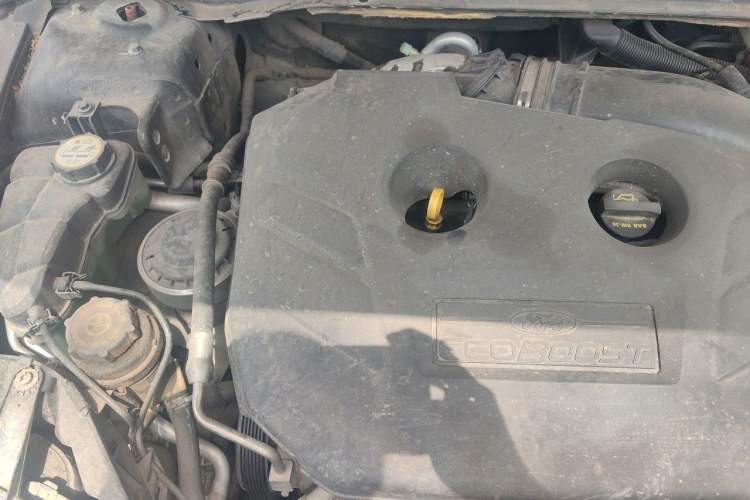 Used Ford Mondeo 2011 2.0L GTDi240 Luxury Sport Edition Engine Bay Right