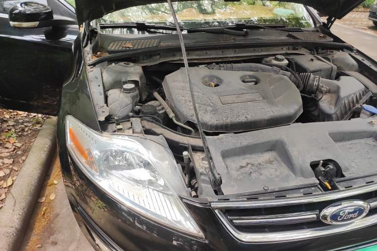 Used Ford Mondeo 2011 2.0L GTDi 200 Fashion Edition Engine Bay Right